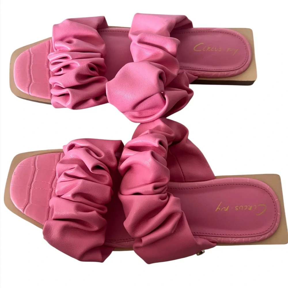 Circus by Sam Edelman Pink Ruffle Sandals - Picture 2 of 9